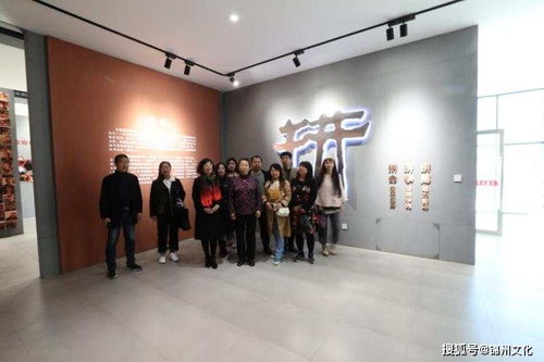 錦州市文聯(lián)組織文藝志愿者赴北鎮(zhèn)采風(fēng)創(chuàng)作，推動(dòng)文化藝術(shù)交流